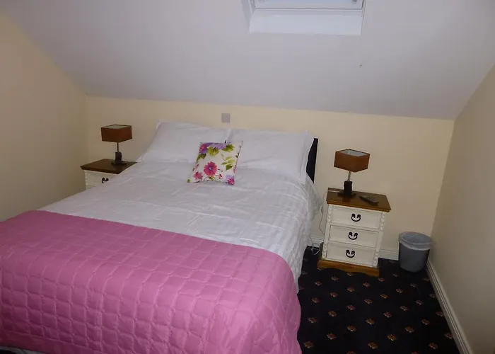 Bed & Breakfast The Schooner Tavern Ballycotton